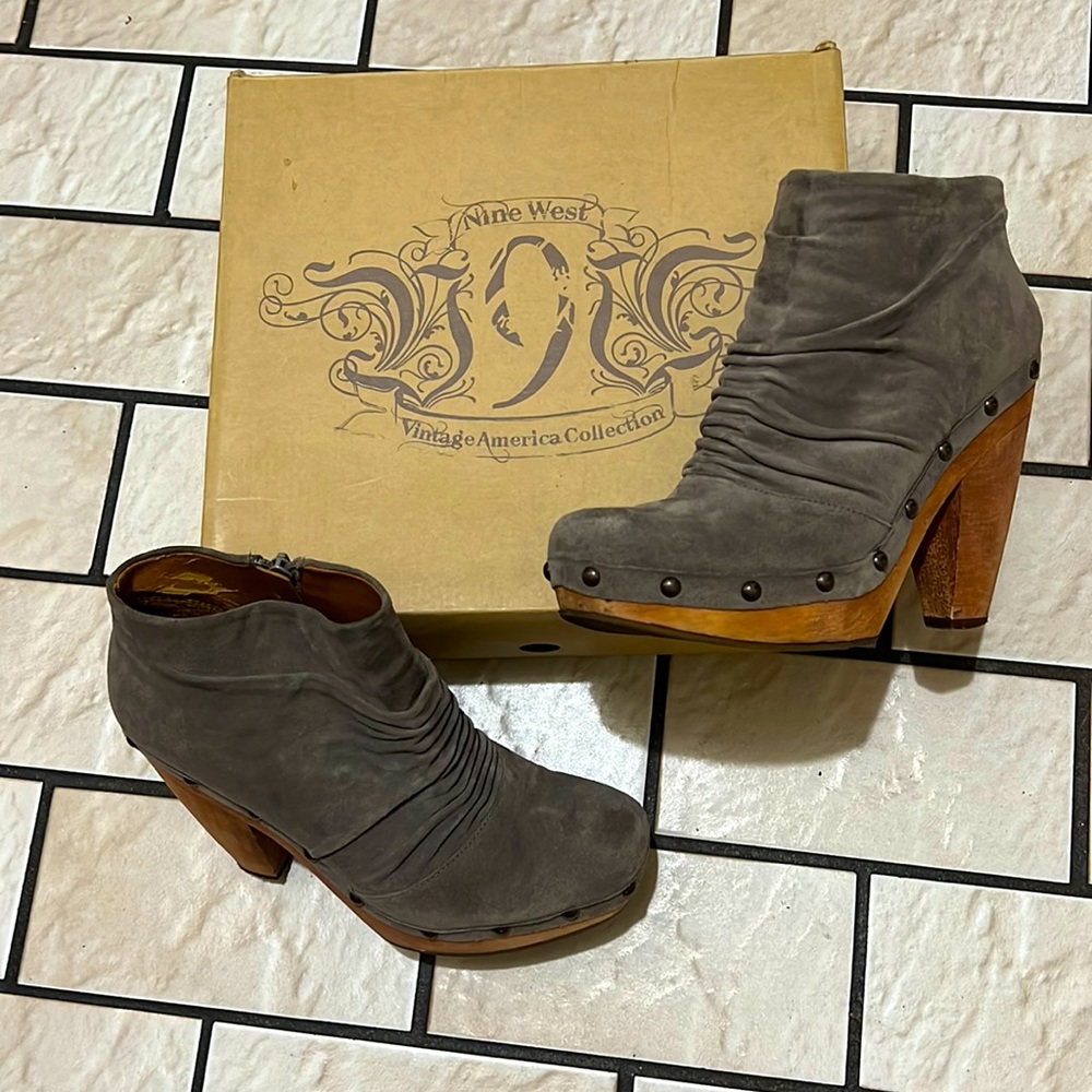 Nine West Gray Suede Platform Booties w/ wooden 4.5 inch heels 1 inch platform